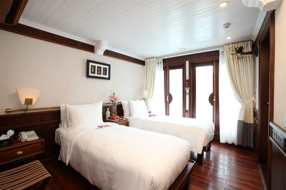 Hotel The Au Co Cruise - Managed By Bhaya Cruise Ha Long Exterior foto